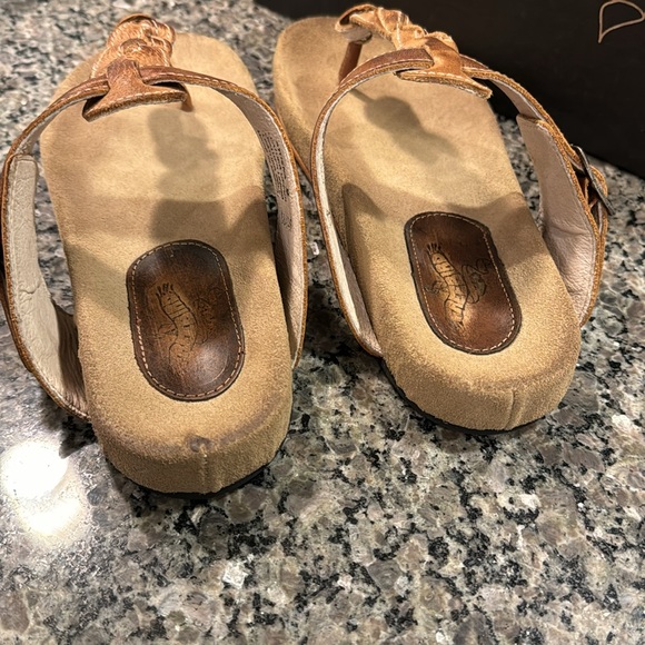 Athena’s - Picture 3 of 7